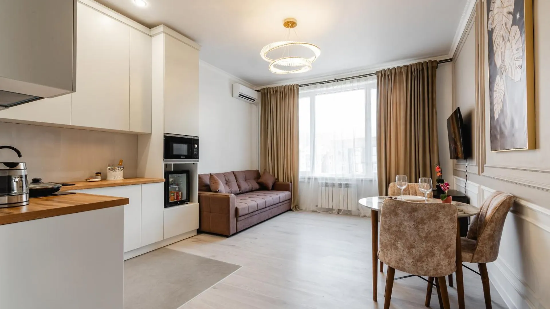Five Business-Class Rooms In R-House Near Mega Center Ałma Ata Apartament
